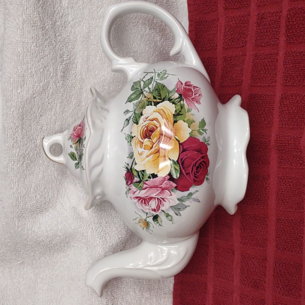 Vintage Alexander Haddon and sons porcelain teapot. Absolutely gorgeous!